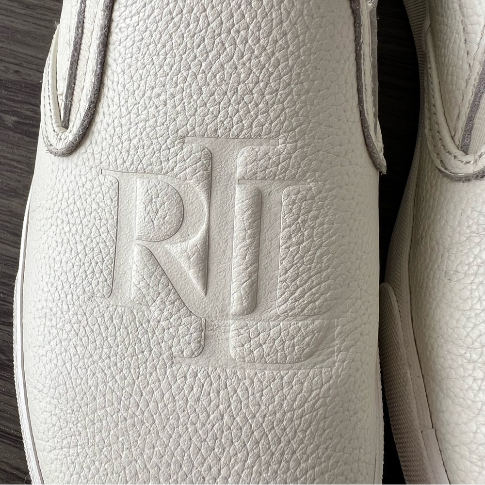 Ralph Lauren Off-White Embossed Slip-Ons sz 9 - Picture 2 of 8